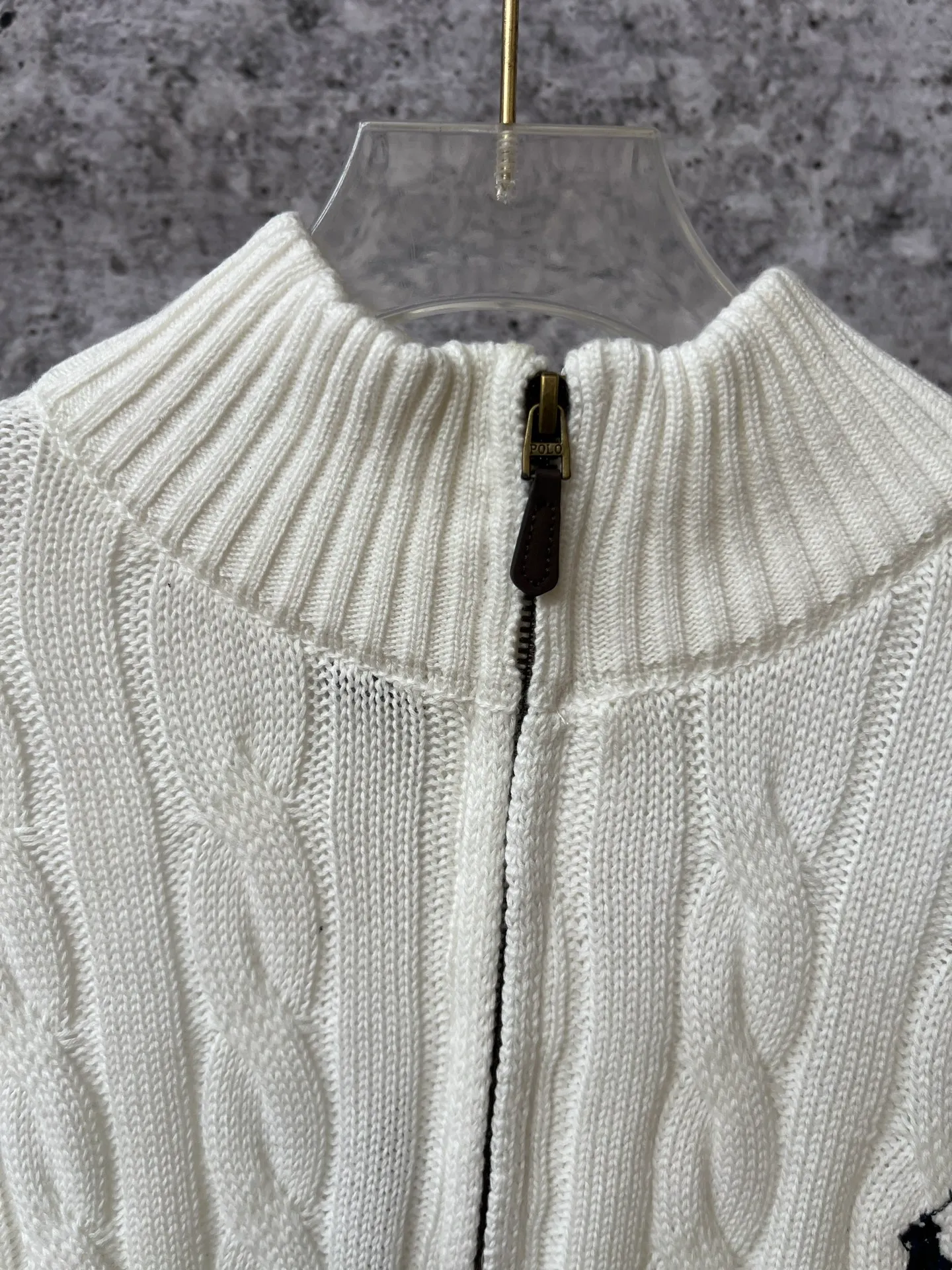 P240 Ralph Lauren classic unisex half-zip rubberized sweater, popular on all major platforms, original and consistent washed fabrics, workmanship details restored to the original, original pony embroidery on the chest, original custom-made hardware accessories